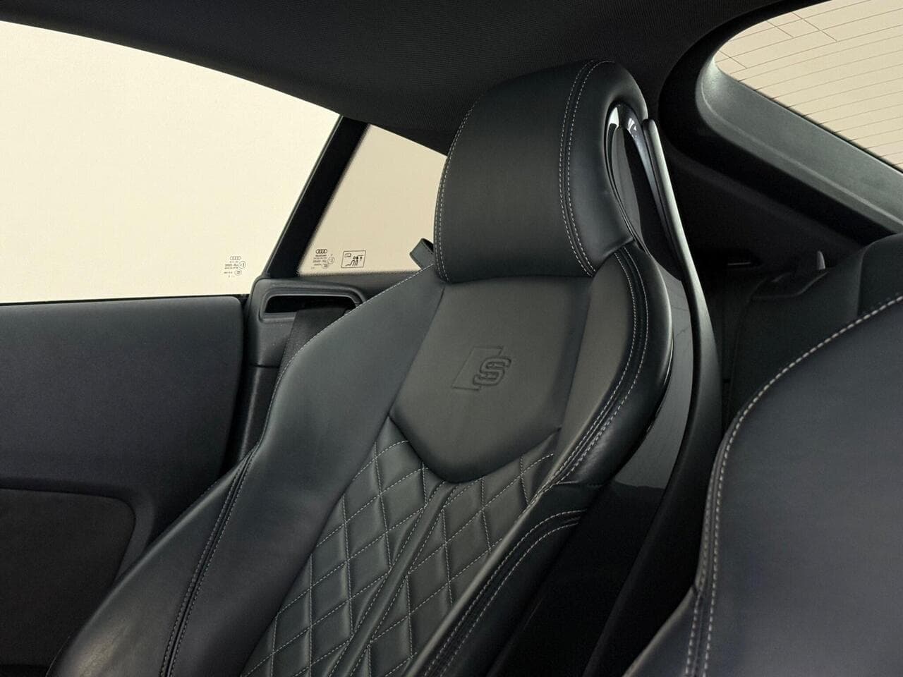 Audi TTS thumbnail Seat Front Passenger
