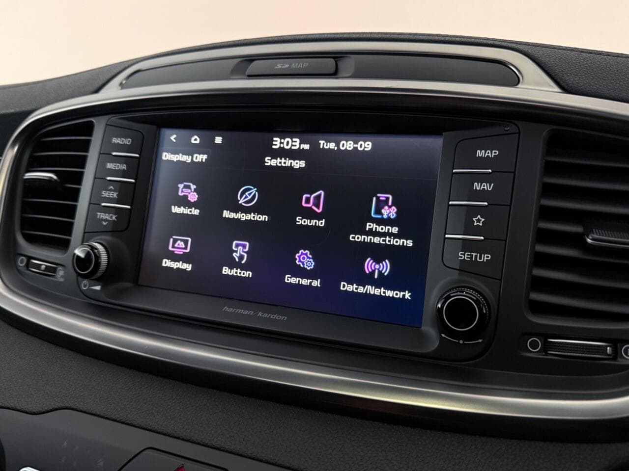 Kia Sorento thumbnail Infotainment System