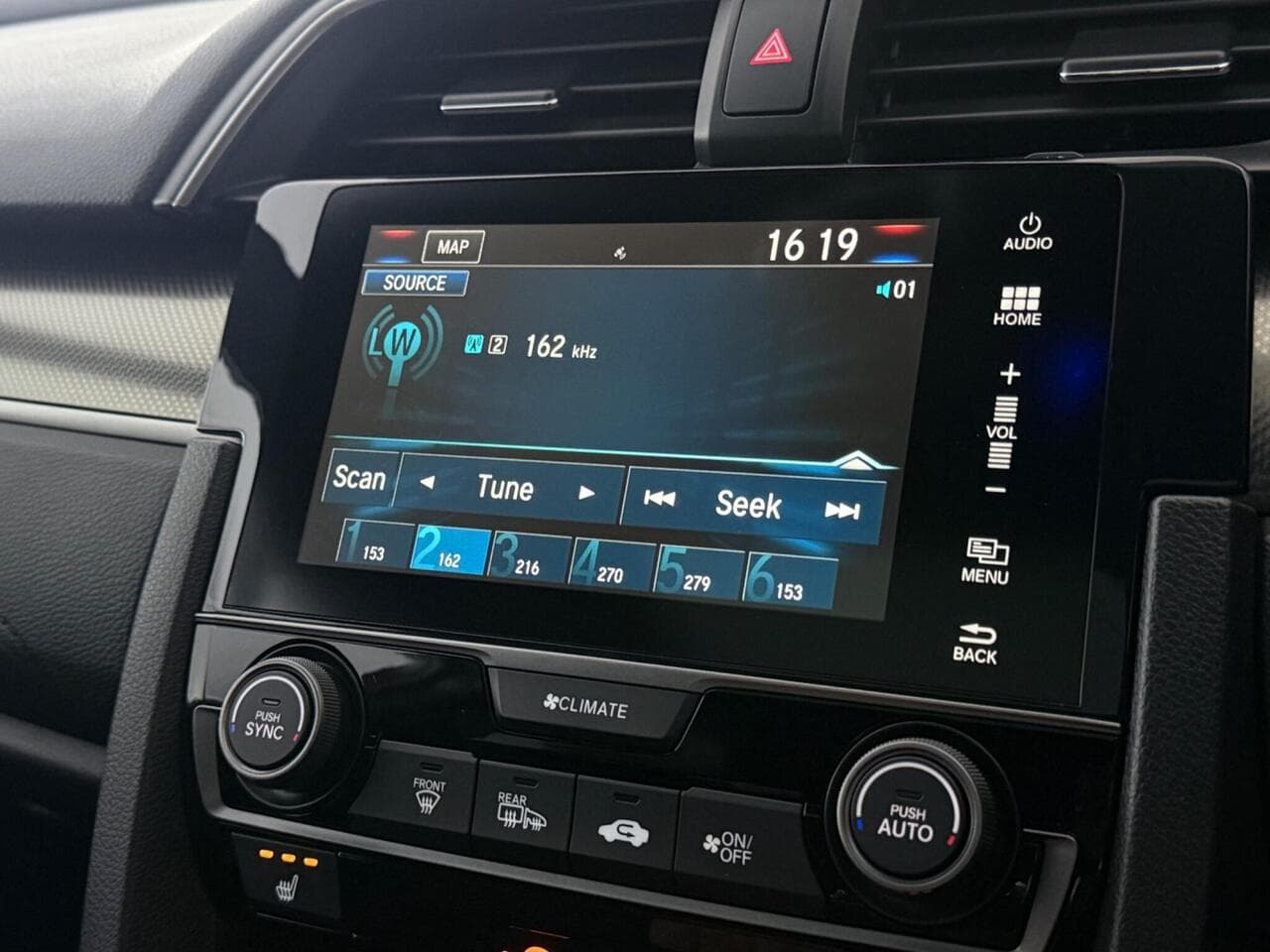 Honda Civic thumbnail Infotainment System