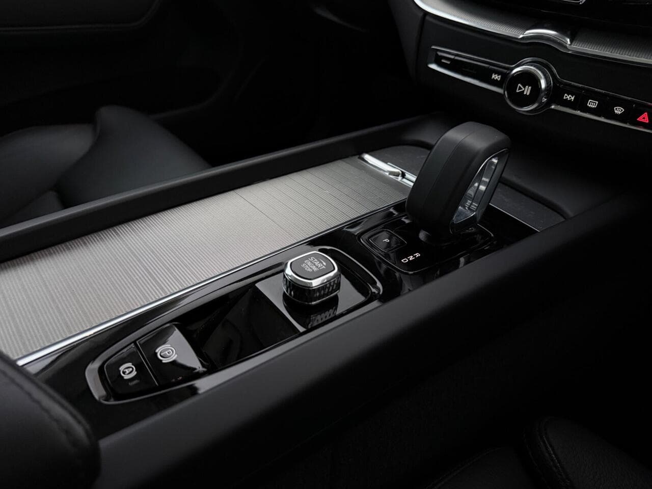 Volvo XC60 thumbnail Interior Front
