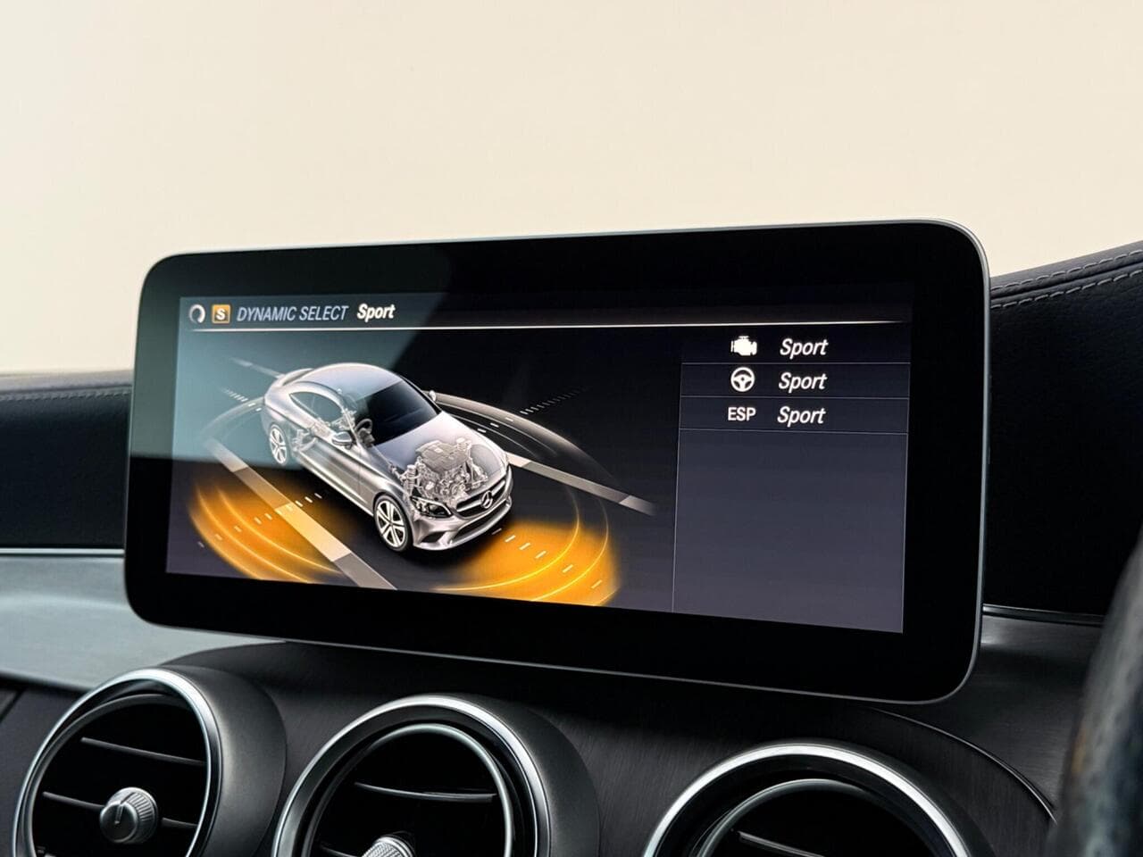 Mercedes-Benz C Class thumbnail Infotainment System