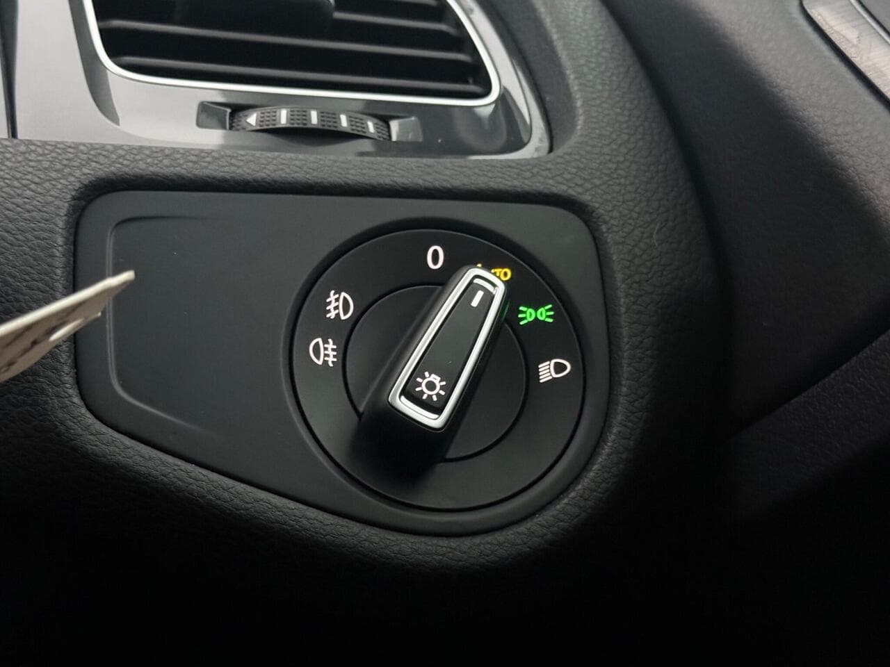 Volkswagen Golf thumbnail Misc Controls