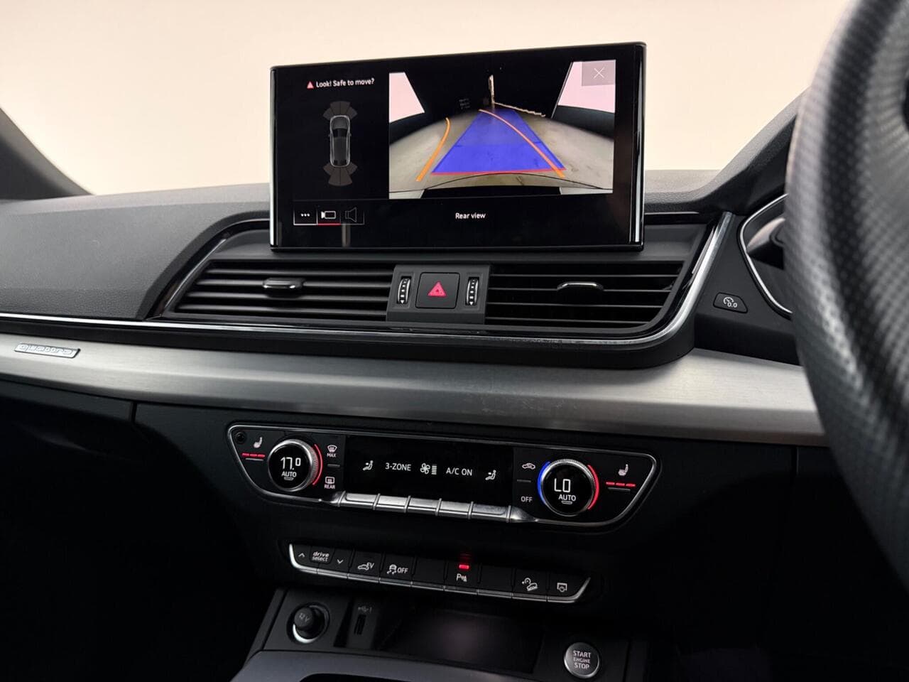 Audi Q5 thumbnail Infotainment System