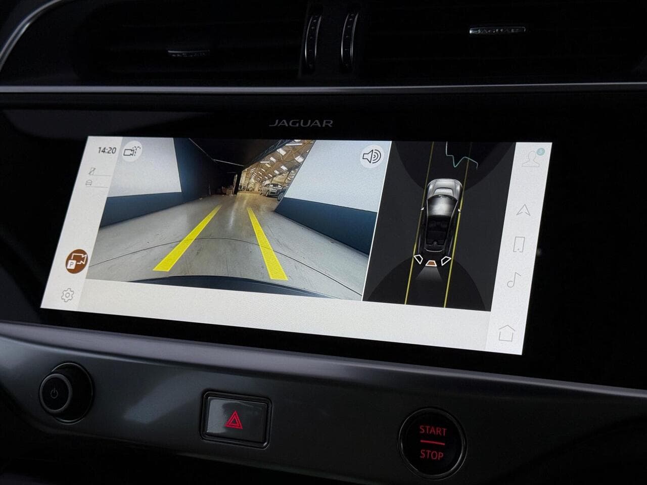 Jaguar I-PACE thumbnail Infotainment System