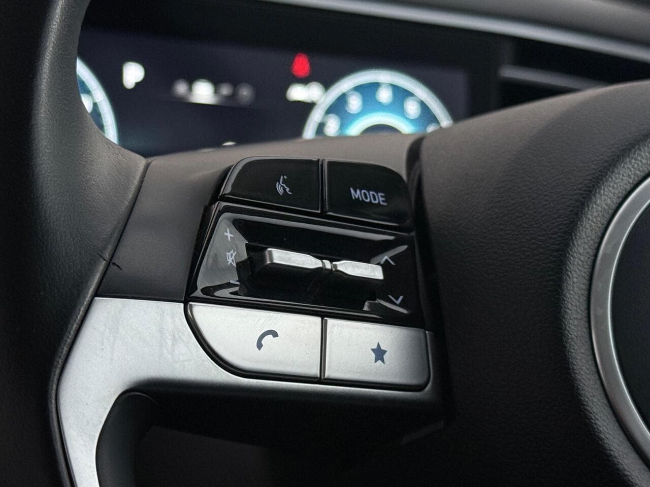 Hyundai TUCSON thumbnail Misc Controls