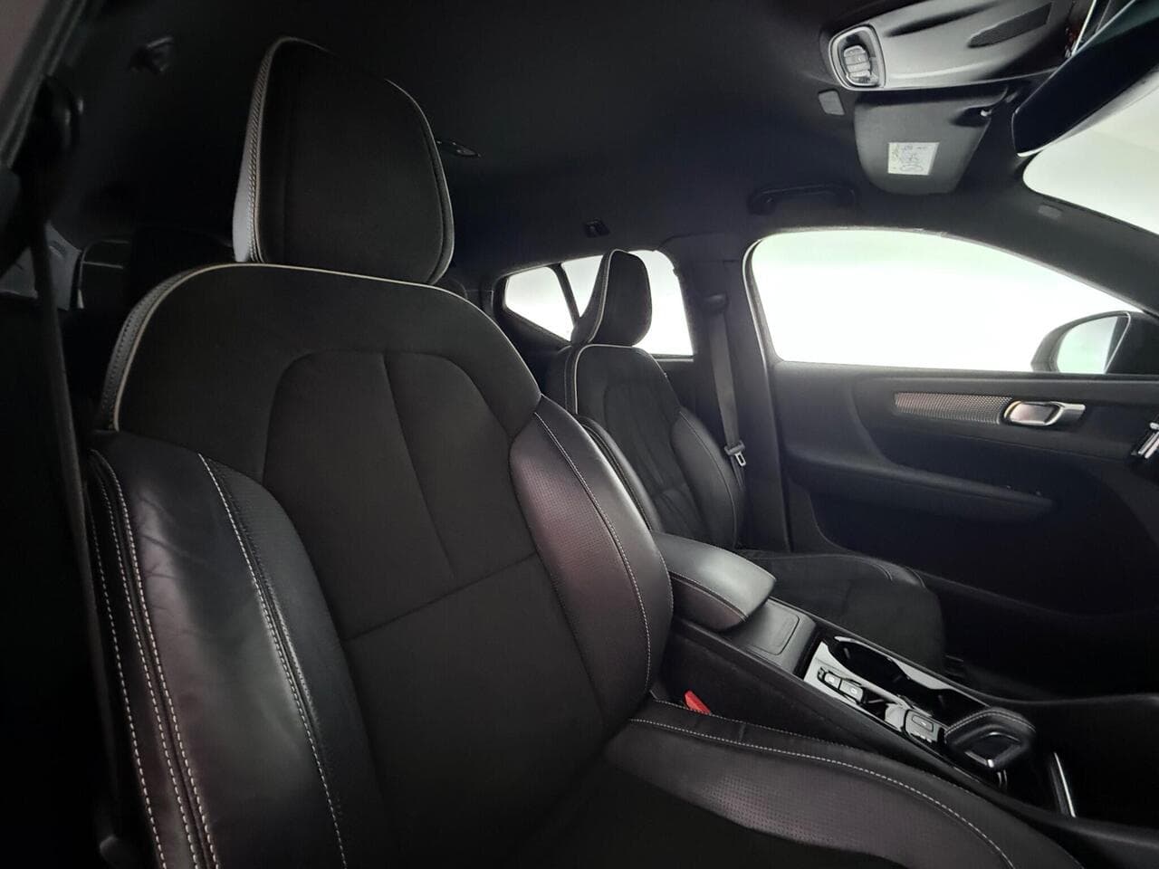 Volvo XC40 thumbnail Seat Driver