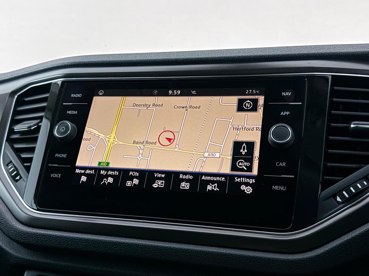 Volkswagen T-Roc thumbnail Infotainment System