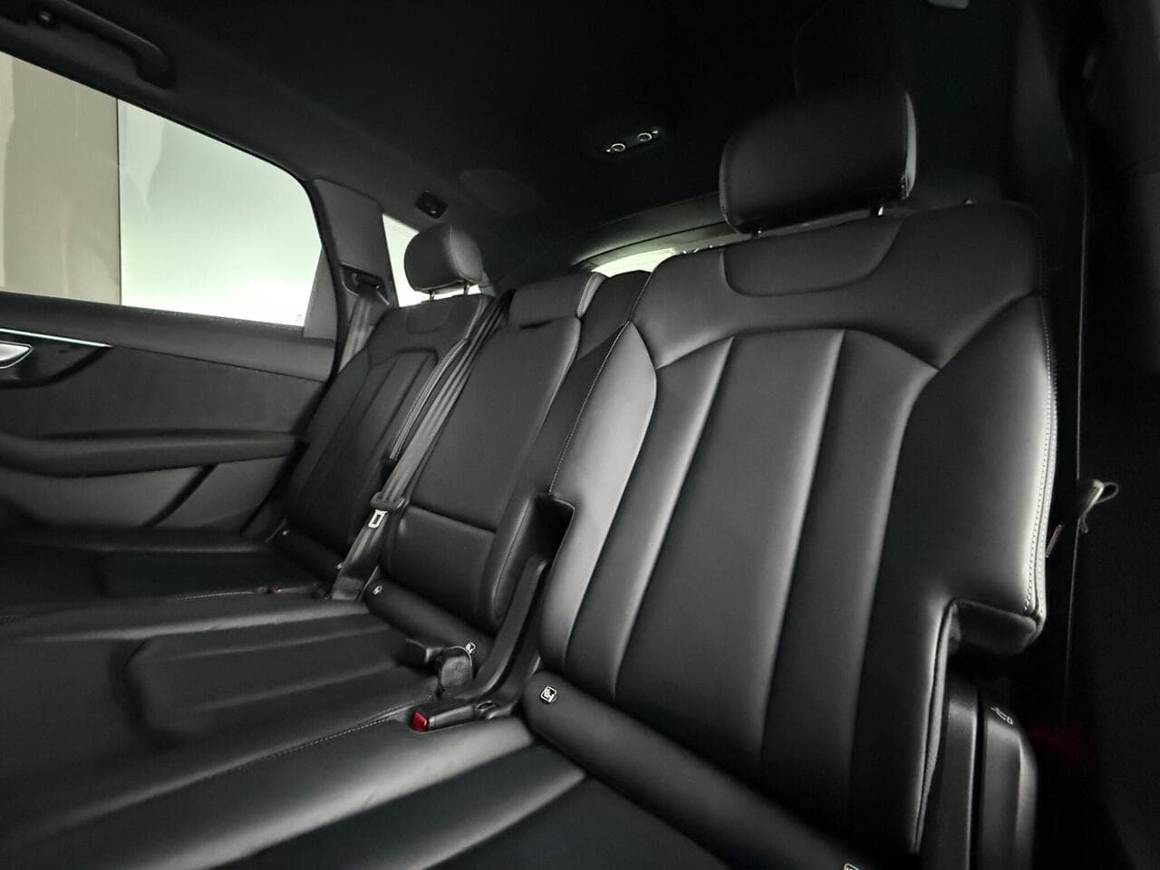 Audi Q7 thumbnail Seats Rear