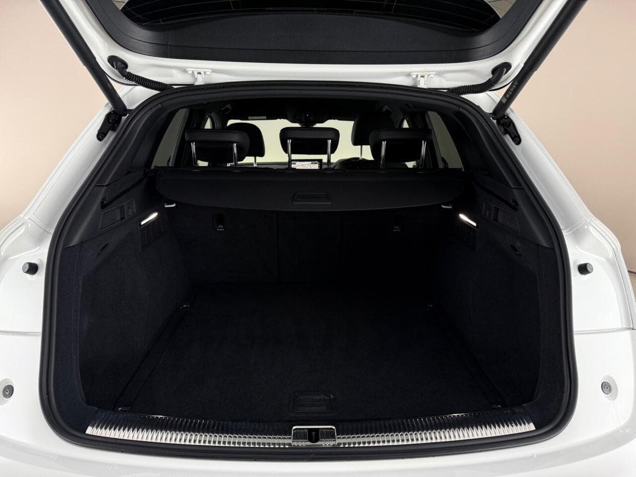 Audi Q5 thumbnail Boot