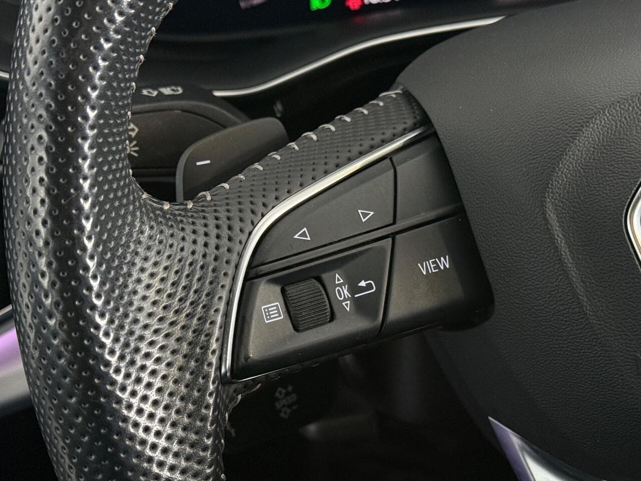 Audi Q7 thumbnail Misc Controls