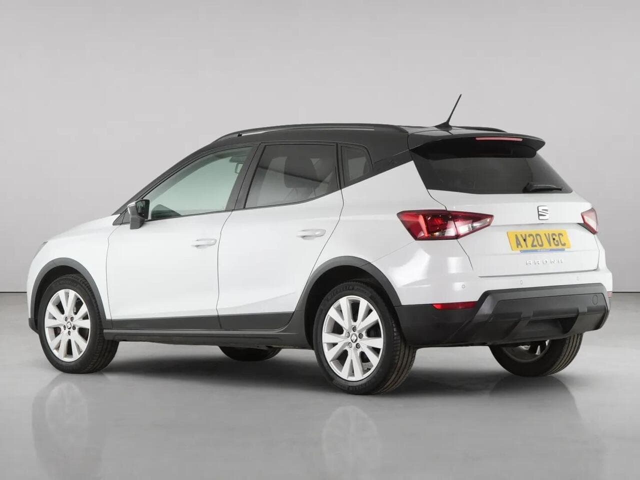 SEAT Arona thumbnail Rear Left