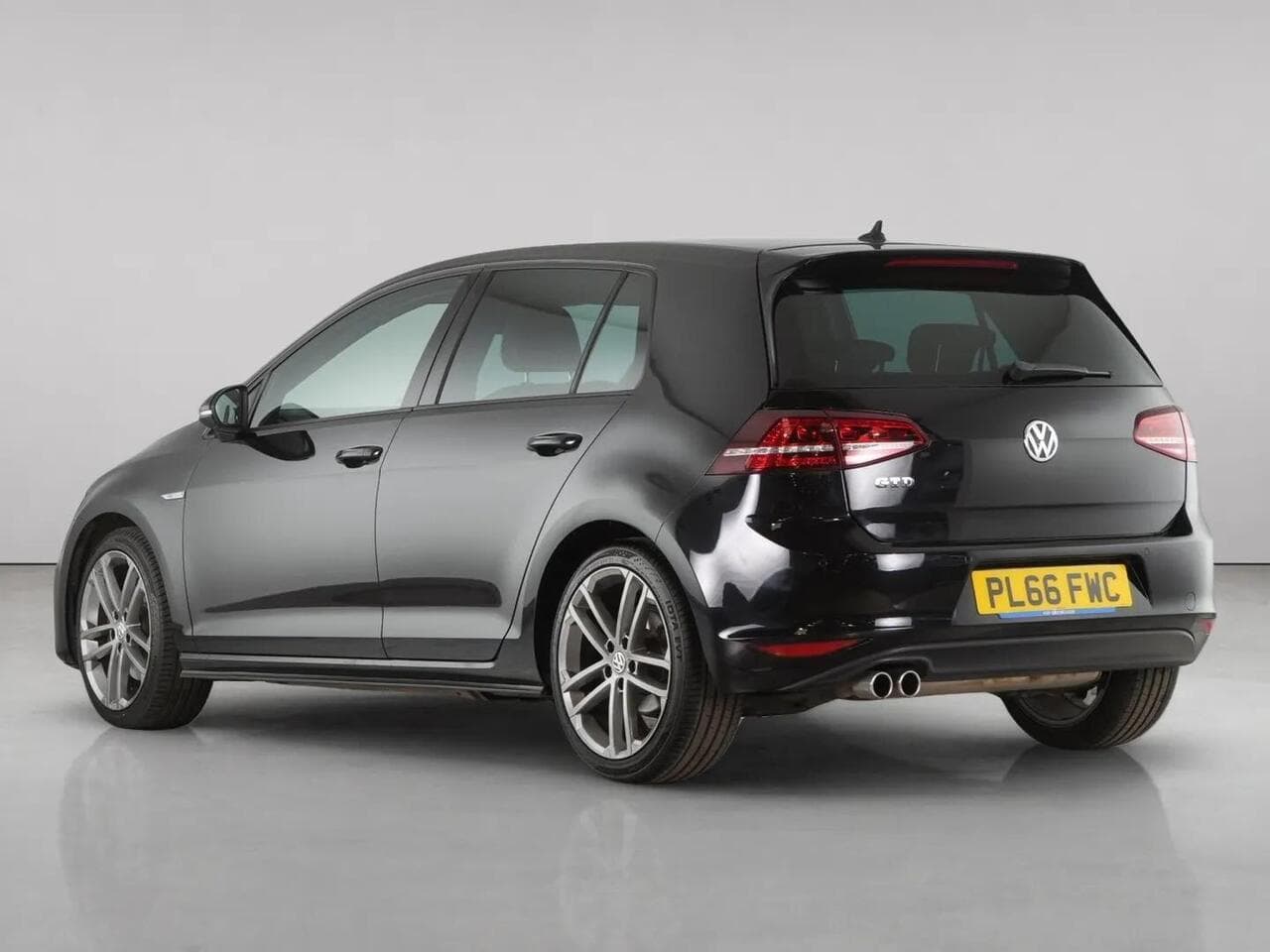 Volkswagen Golf thumbnail Rear Left