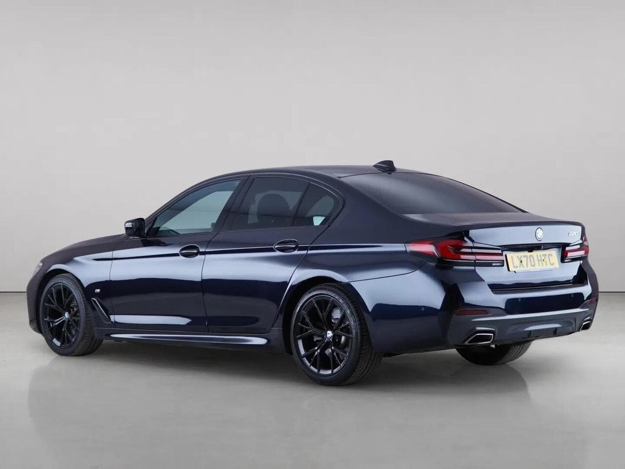 BMW 5 Series thumbnail Rear Left