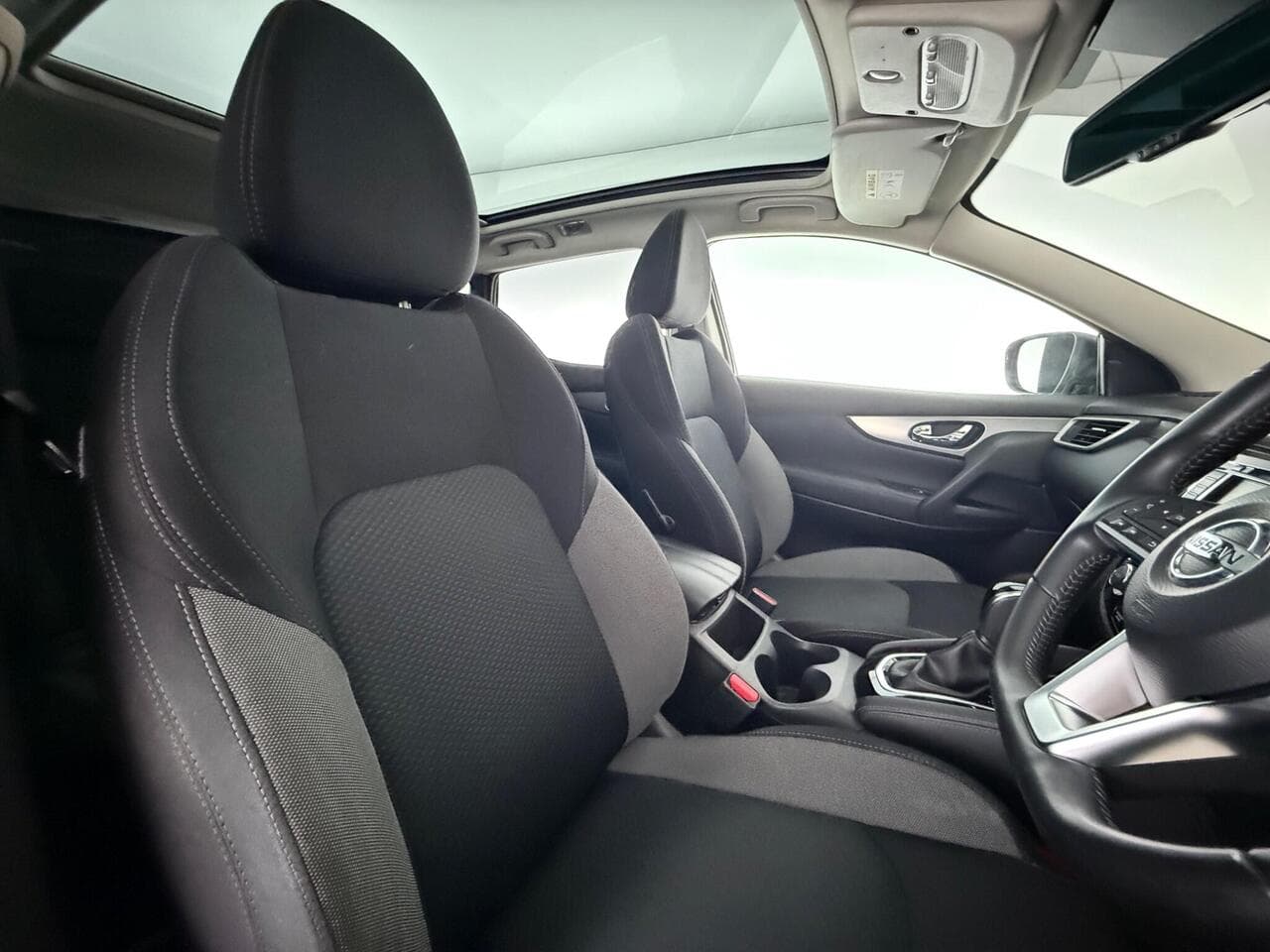 Nissan Qashqai thumbnail Seat Driver
