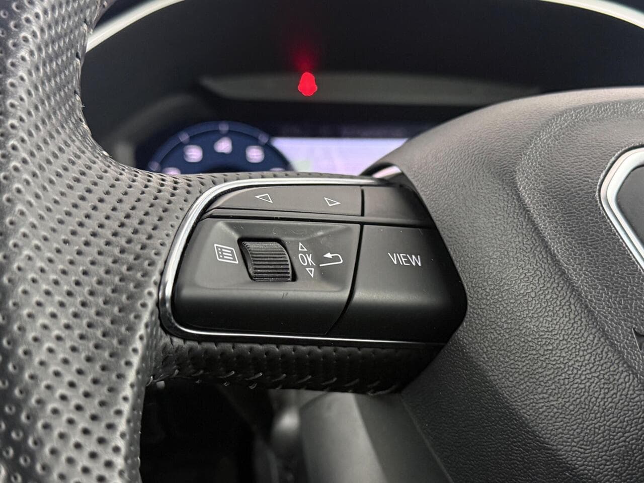 Audi Q3 thumbnail Misc Controls