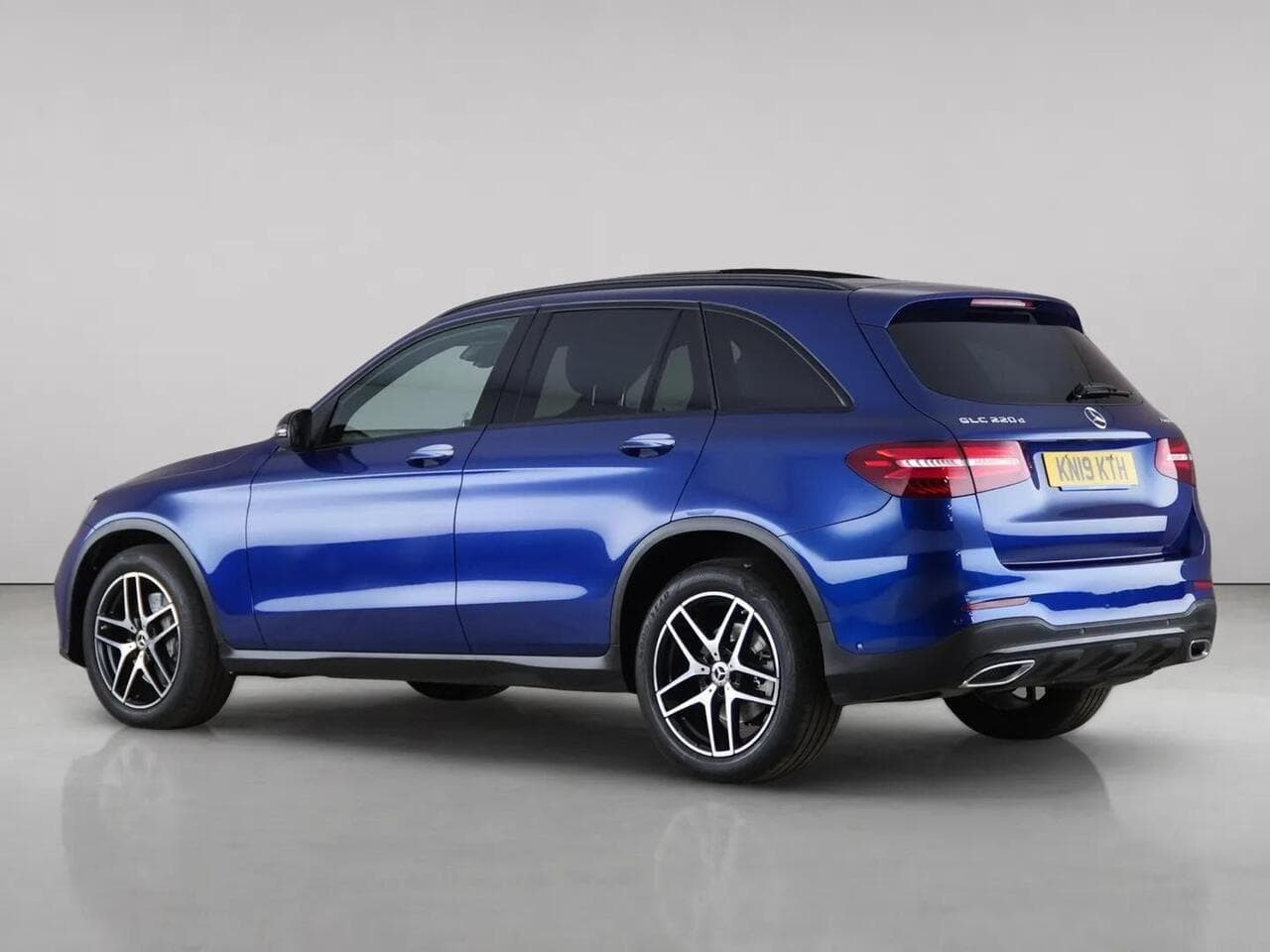 Mercedes-Benz GLC thumbnail Side Left