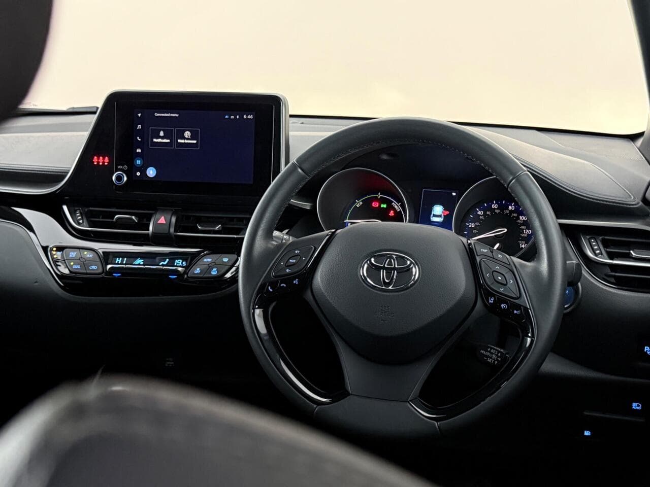 Toyota C-HR thumbnail Steering Wheel