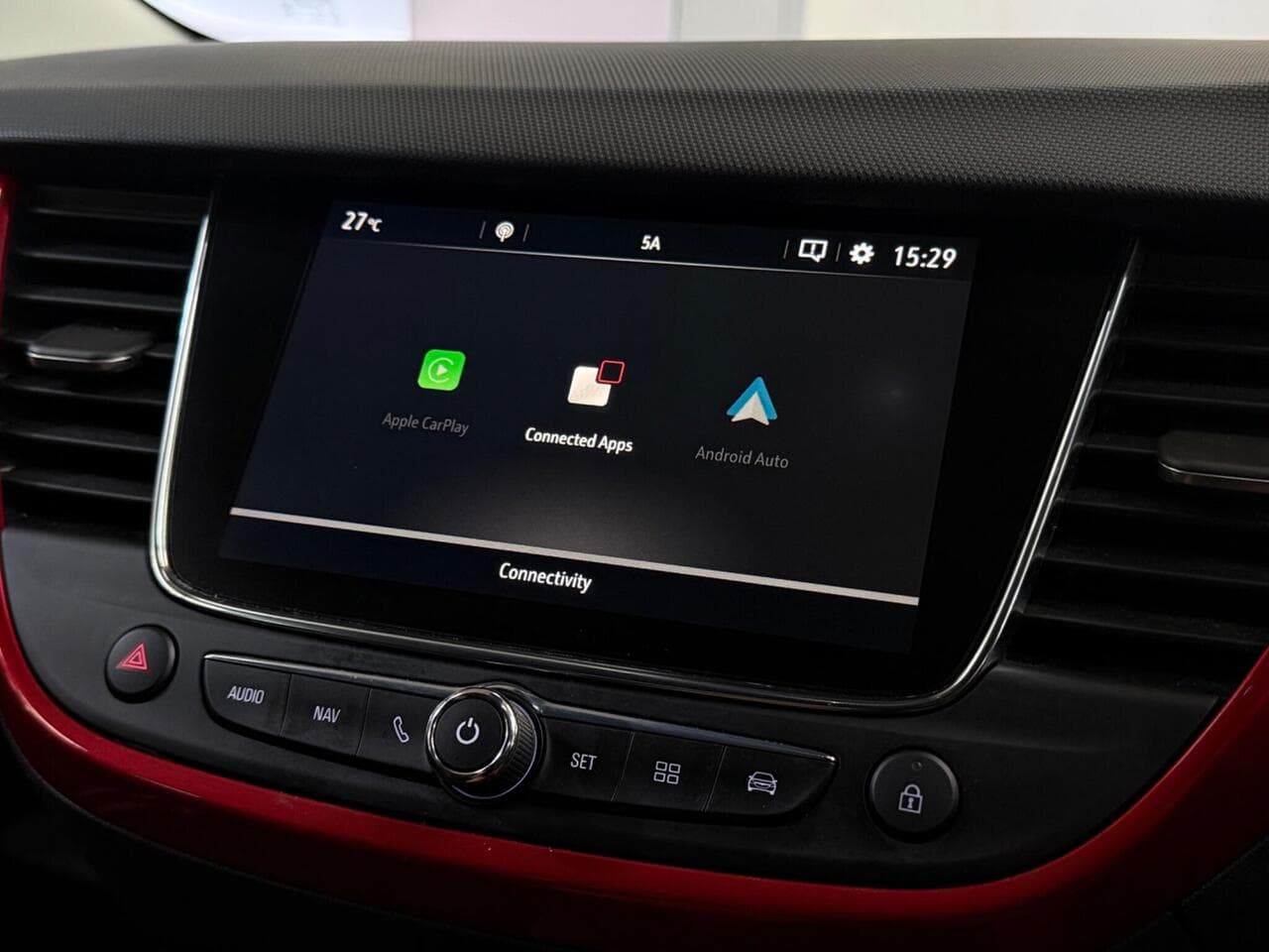 Vauxhall Crossland thumbnail Infotainment System