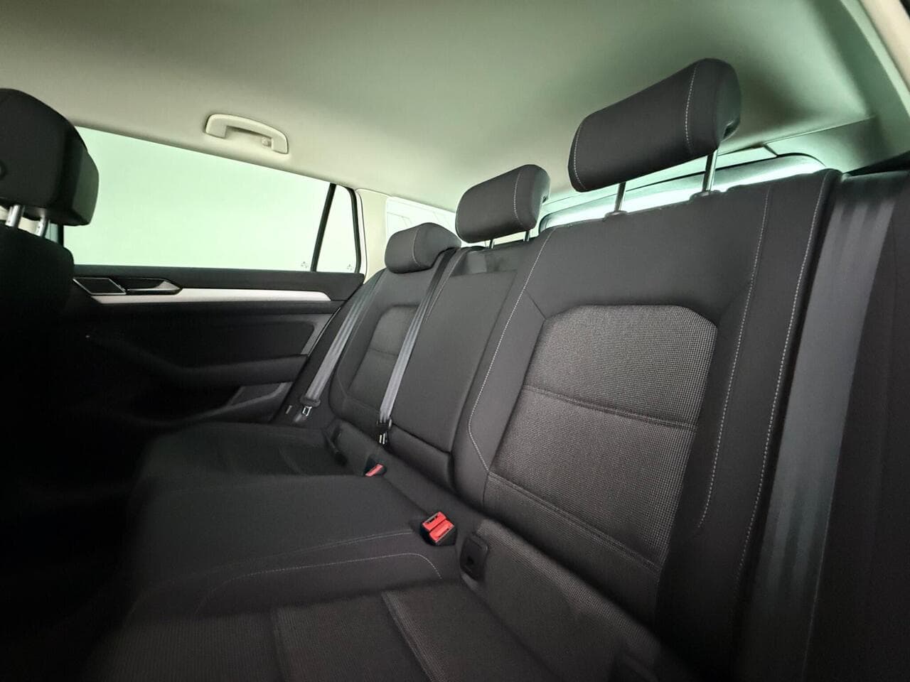 Volkswagen Passat thumbnail Seats Rear