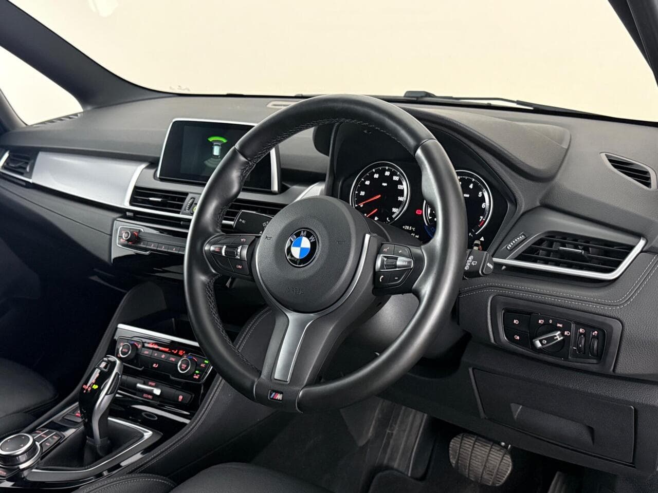 BMW 2 Series Gran Tourer thumbnail Interior Front