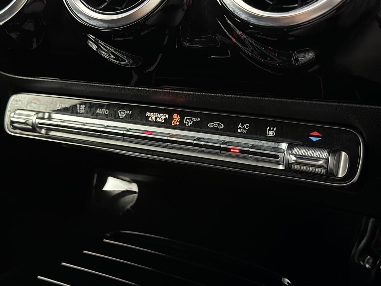 Mercedes-Benz A Class thumbnail Misc Controls