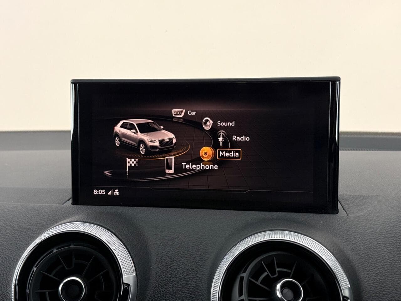 Audi Q2 thumbnail Infotainment System