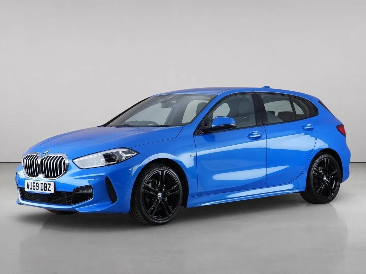 BMW 1 Series thumbnail Front Left