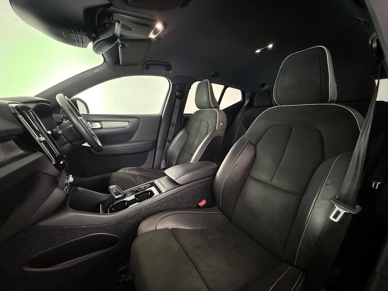 Volvo XC40 thumbnail Seat Front Passenger