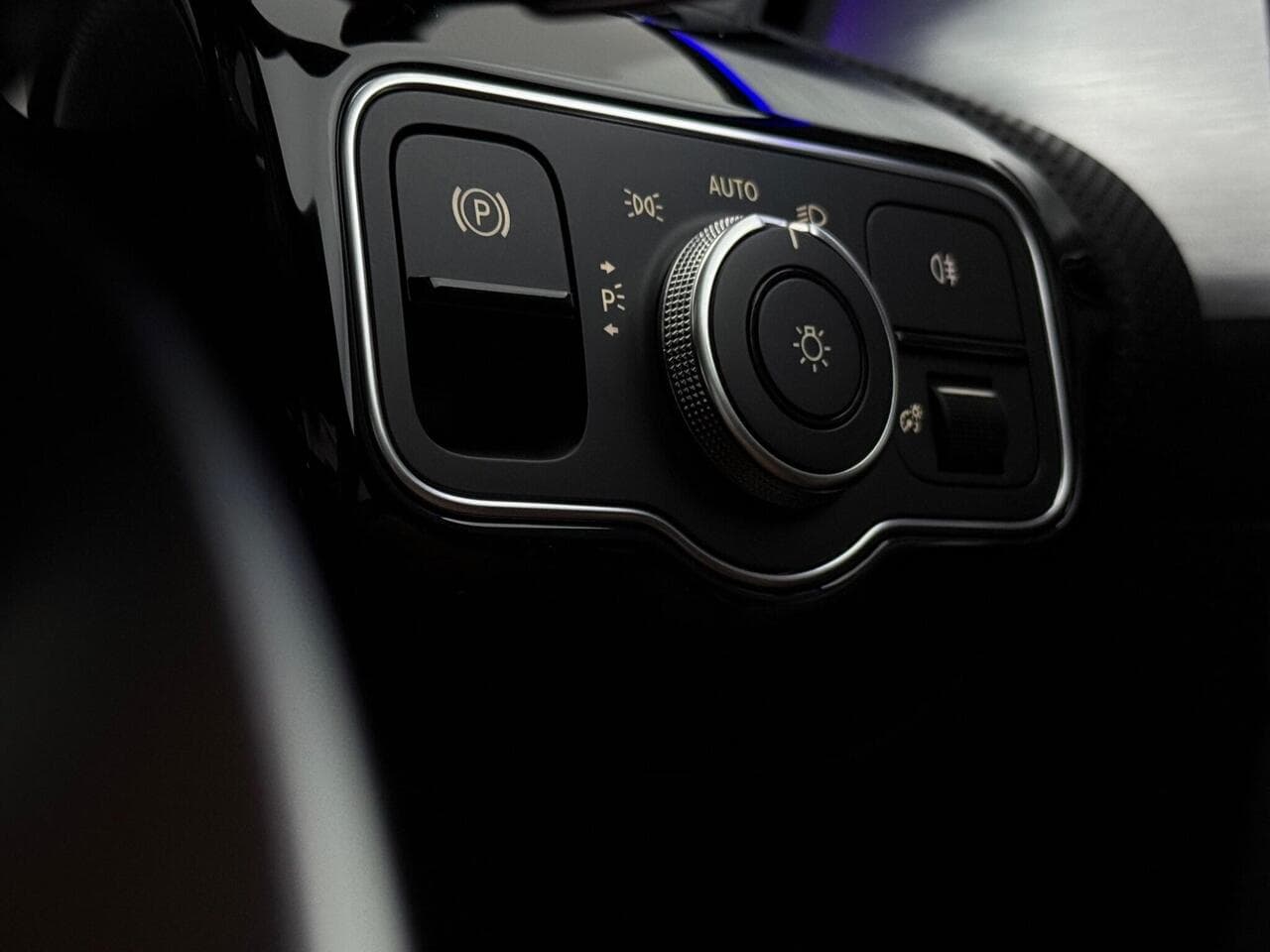 Mercedes-Benz A Class thumbnail Misc Controls