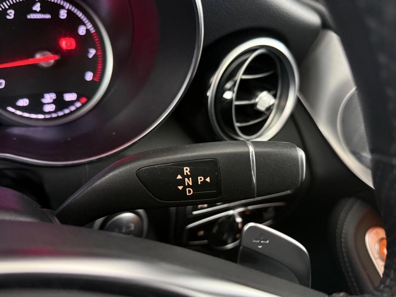 Mercedes-Benz GLC thumbnail Misc Controls