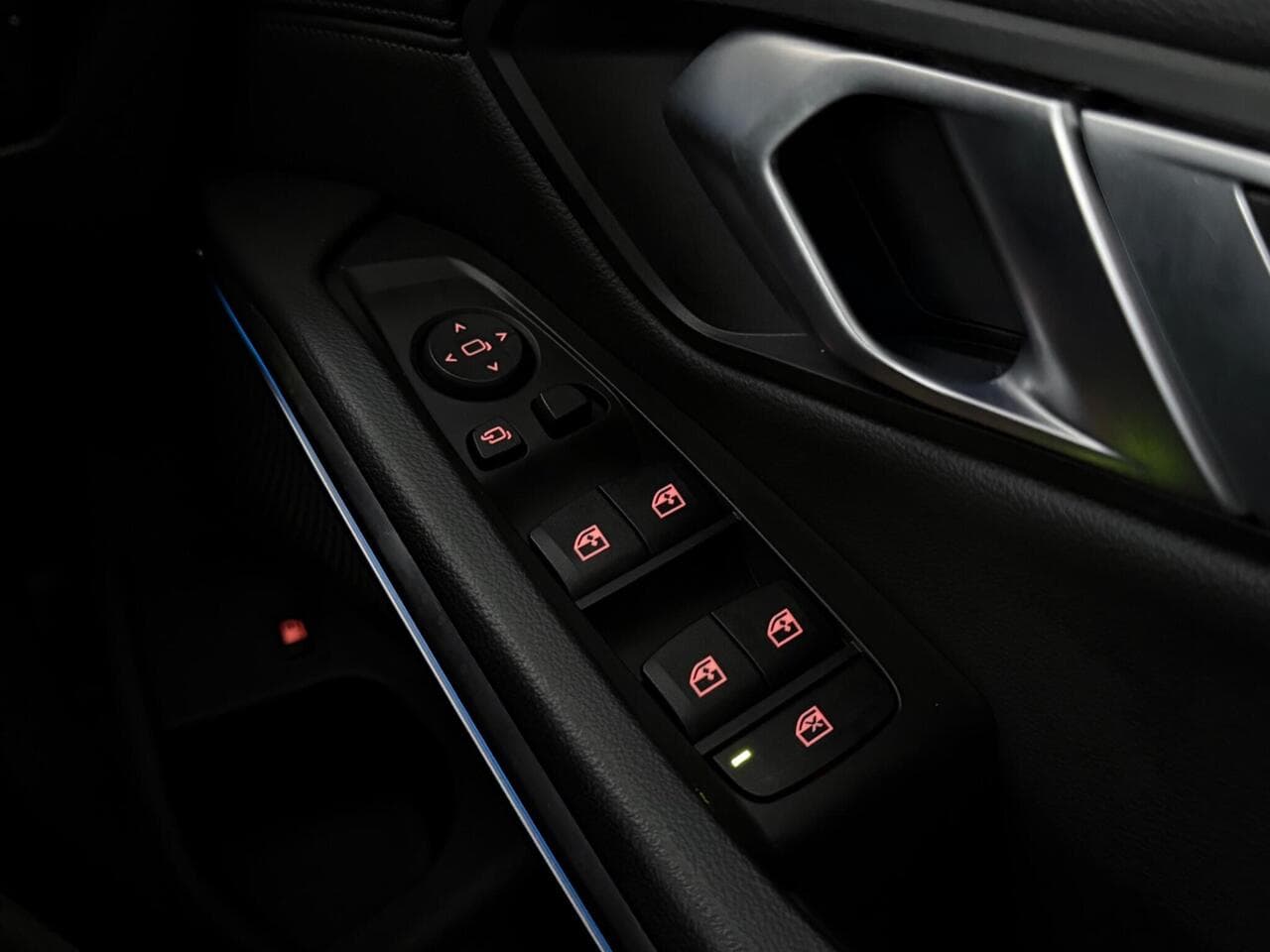 BMW 3 Series thumbnail Misc Controls