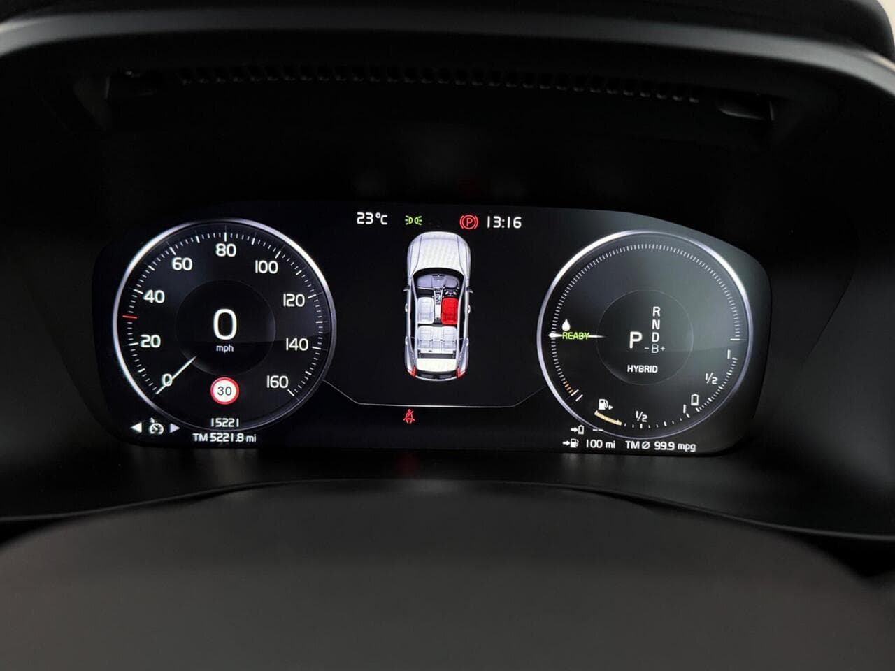 Volvo XC40 thumbnail Driver Instruments