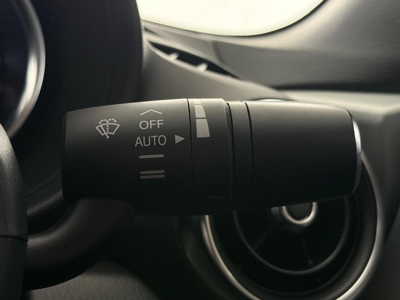 Mazda MX-5 RF thumbnail Misc Controls