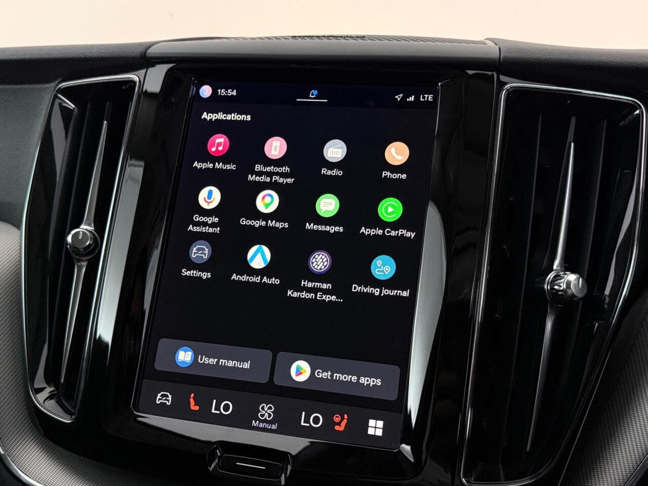 Volvo XC60 thumbnail Infotainment System