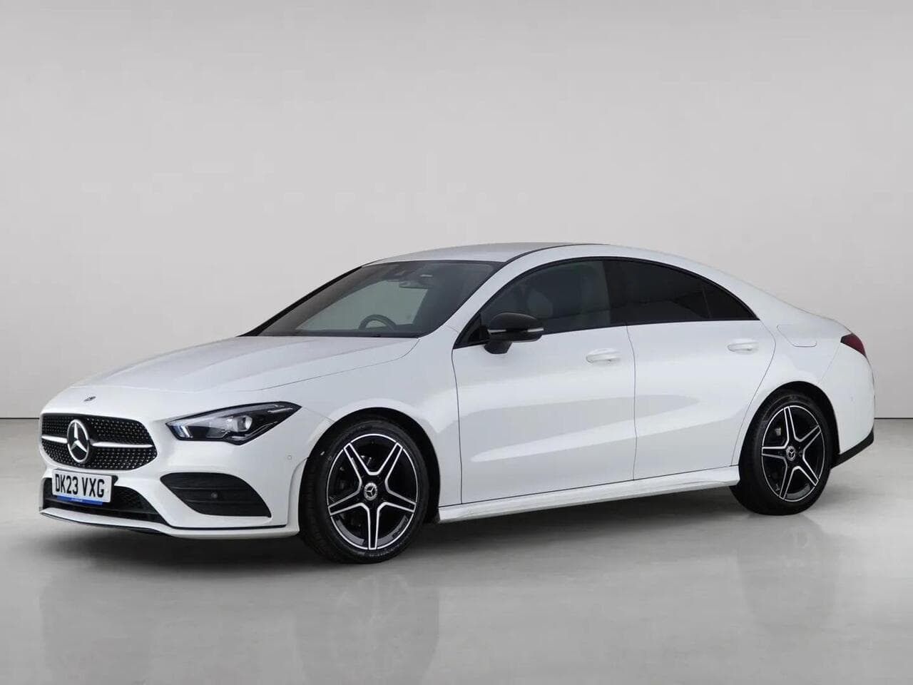 Mercedes-Benz CLA thumbnail Front Left