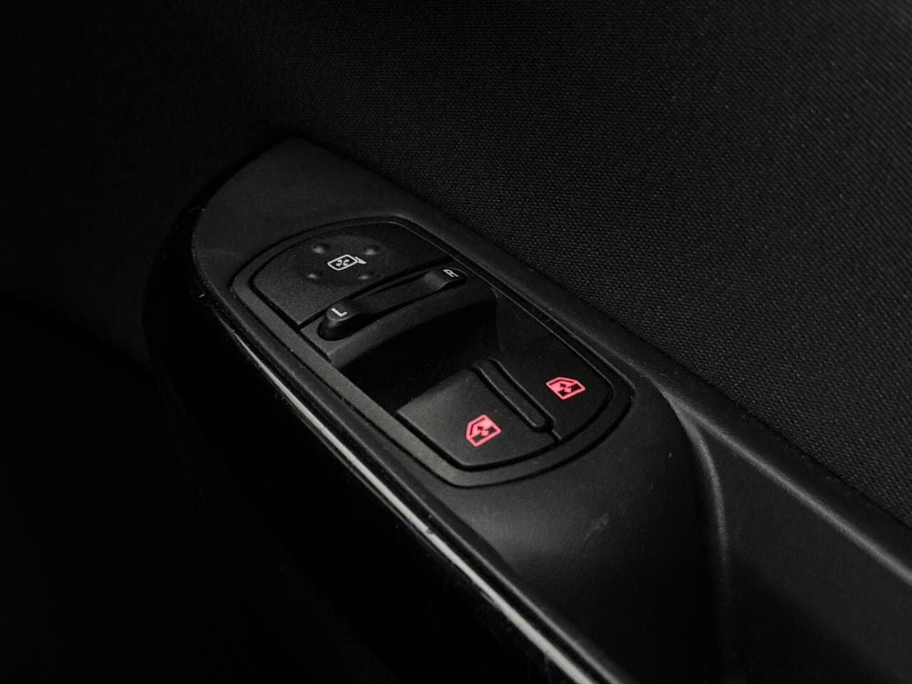 Vauxhall Corsa thumbnail Misc Controls