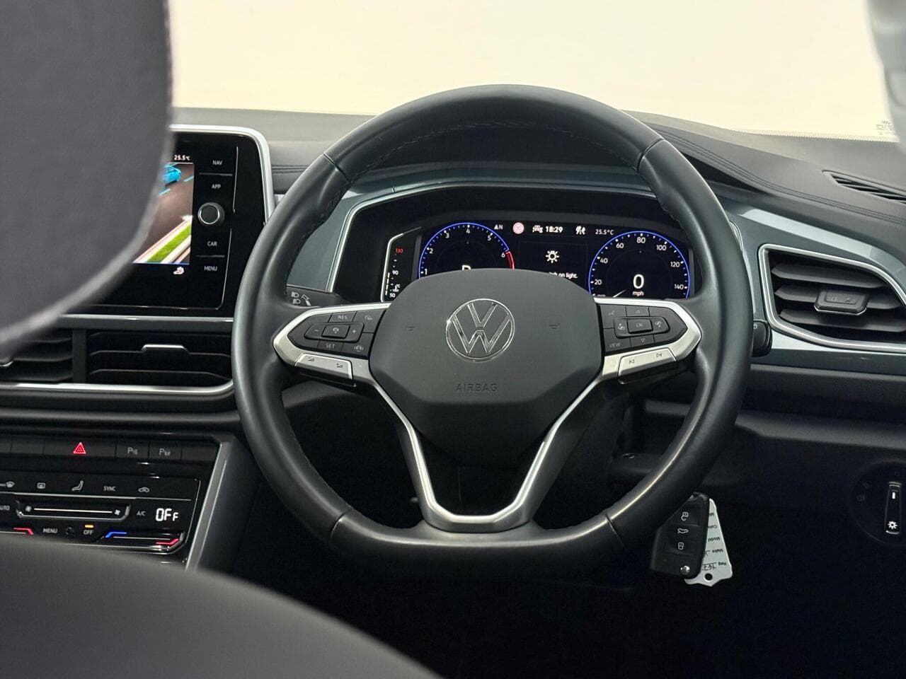 Volkswagen T-Roc thumbnail Steering Wheel