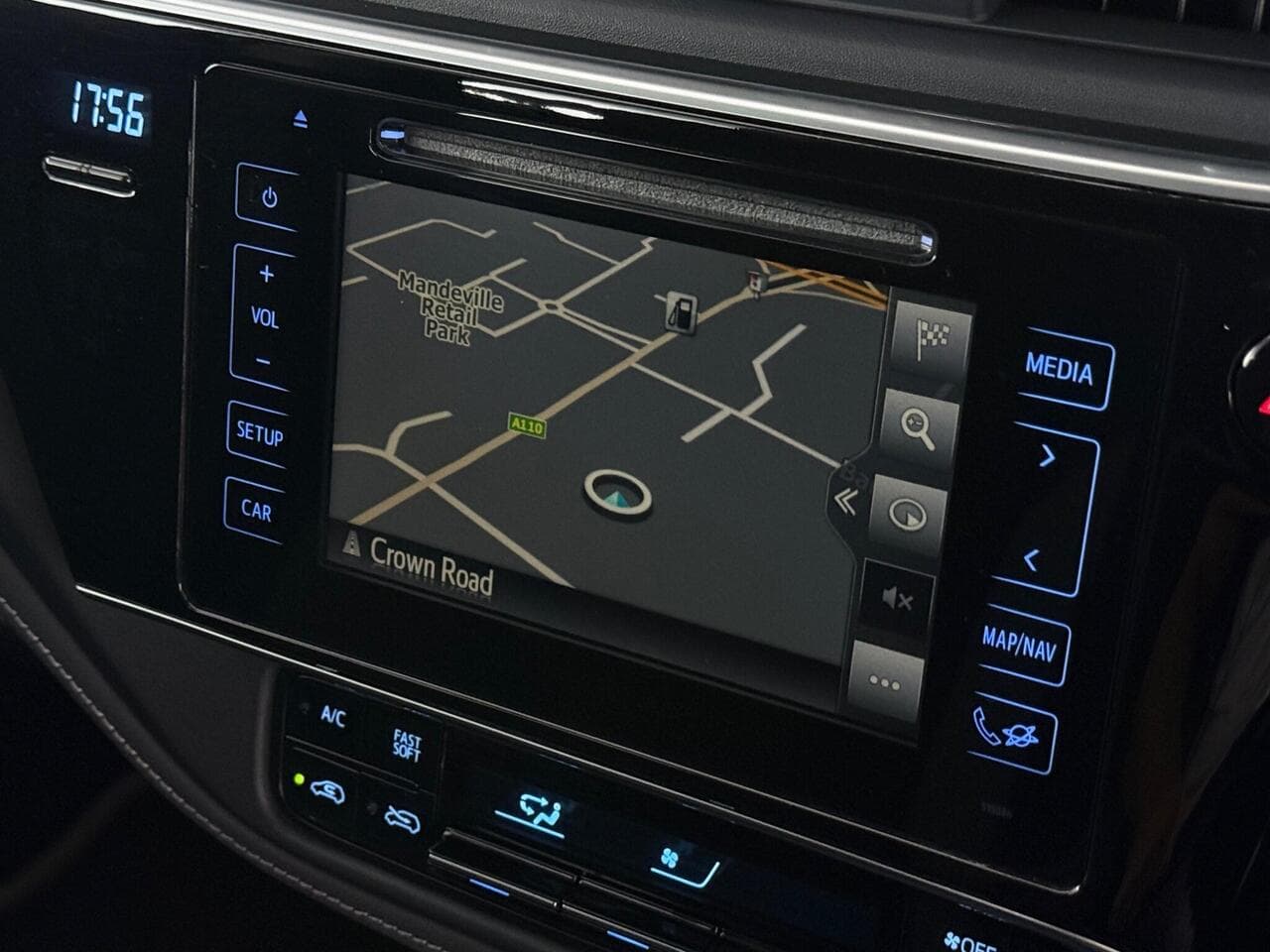 Toyota Auris thumbnail Infotainment System