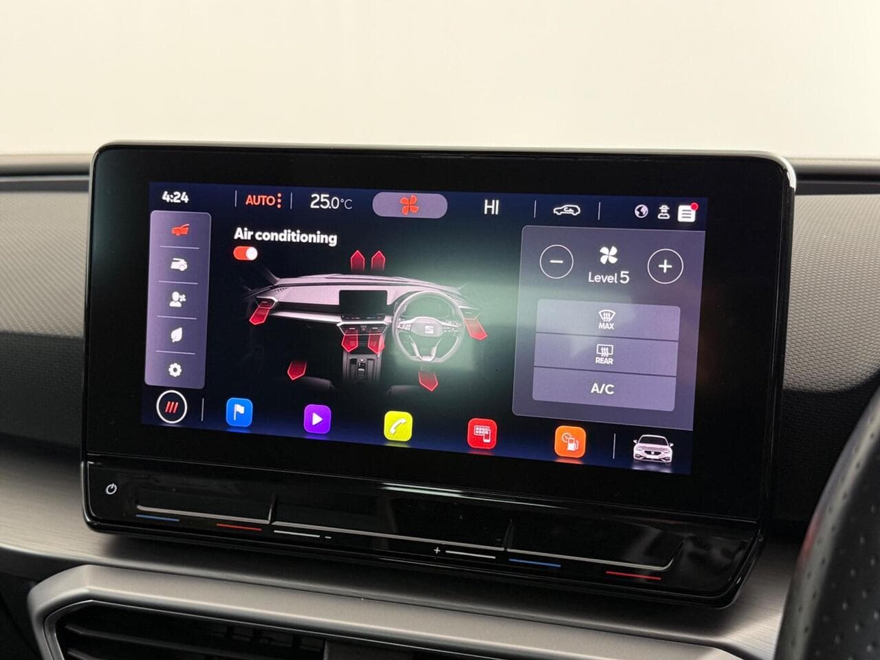 SEAT Leon thumbnail Infotainment System