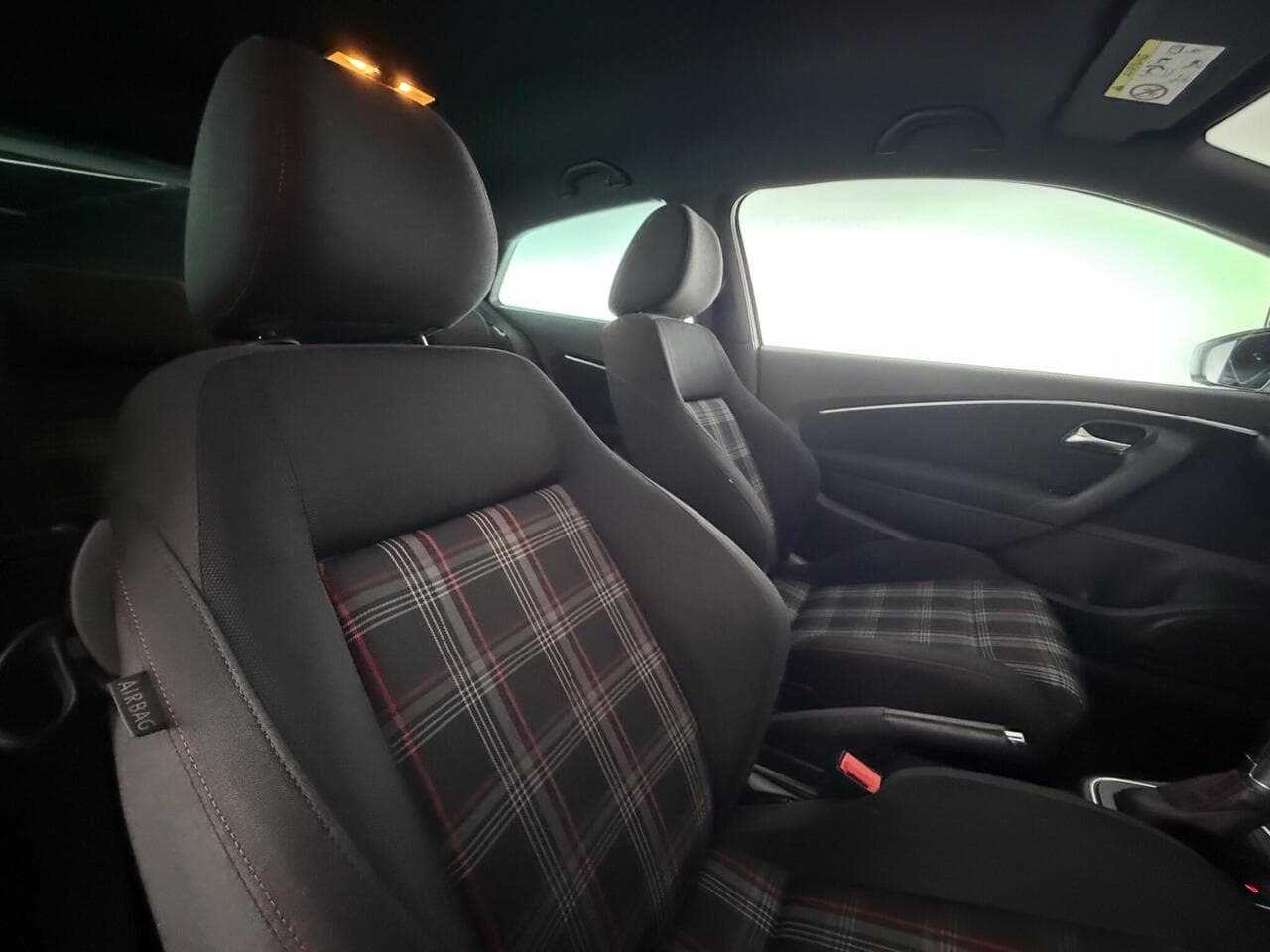 Volkswagen Polo thumbnail Seat Driver