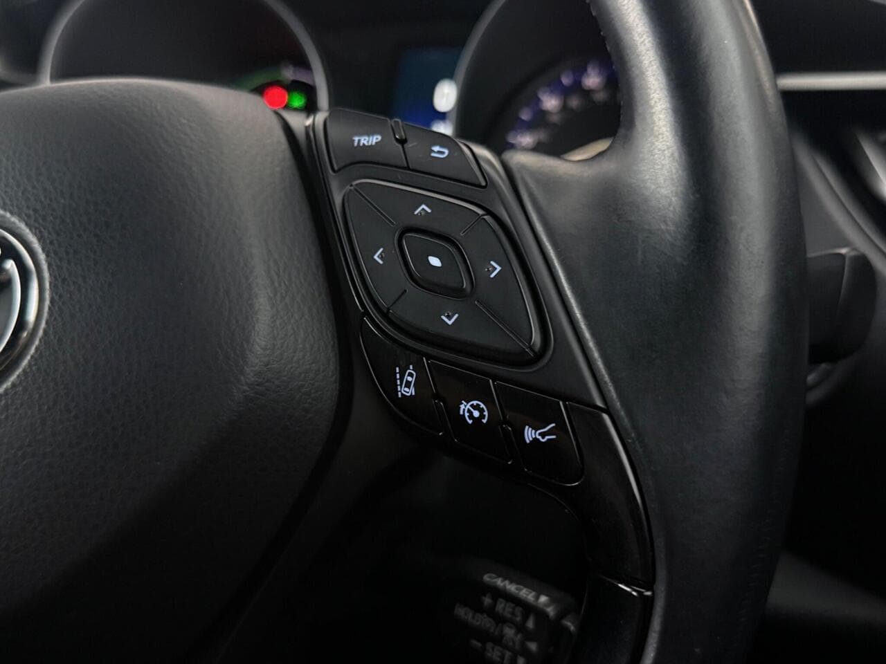 Toyota C-HR thumbnail Misc Controls
