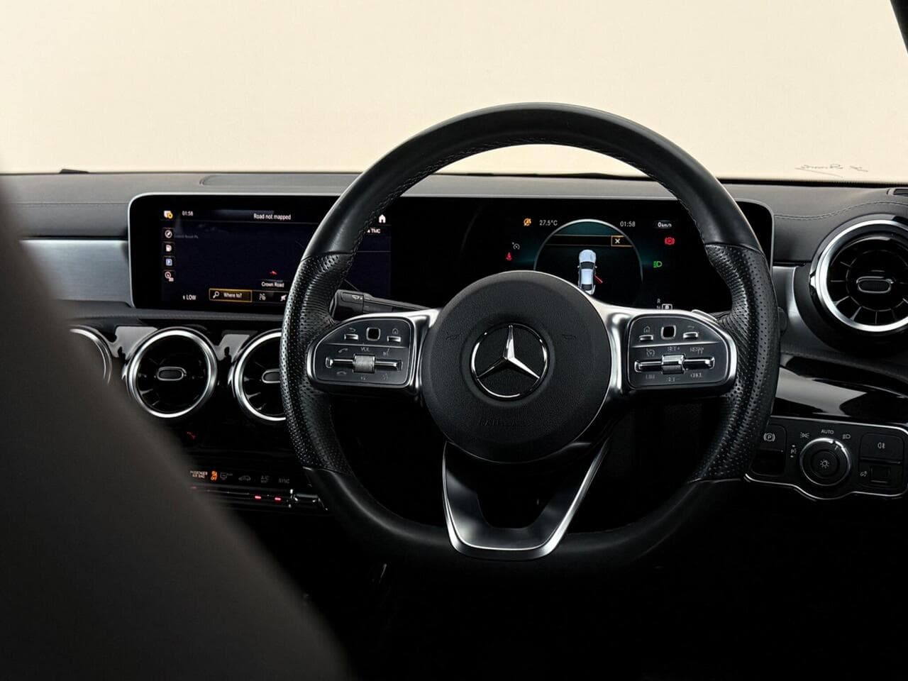 Mercedes-Benz CLA thumbnail Steering Wheel