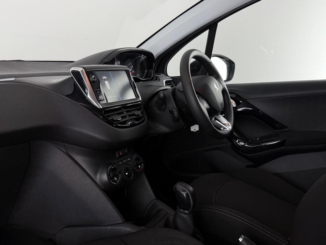 Peugeot 208 thumbnail Interior Front