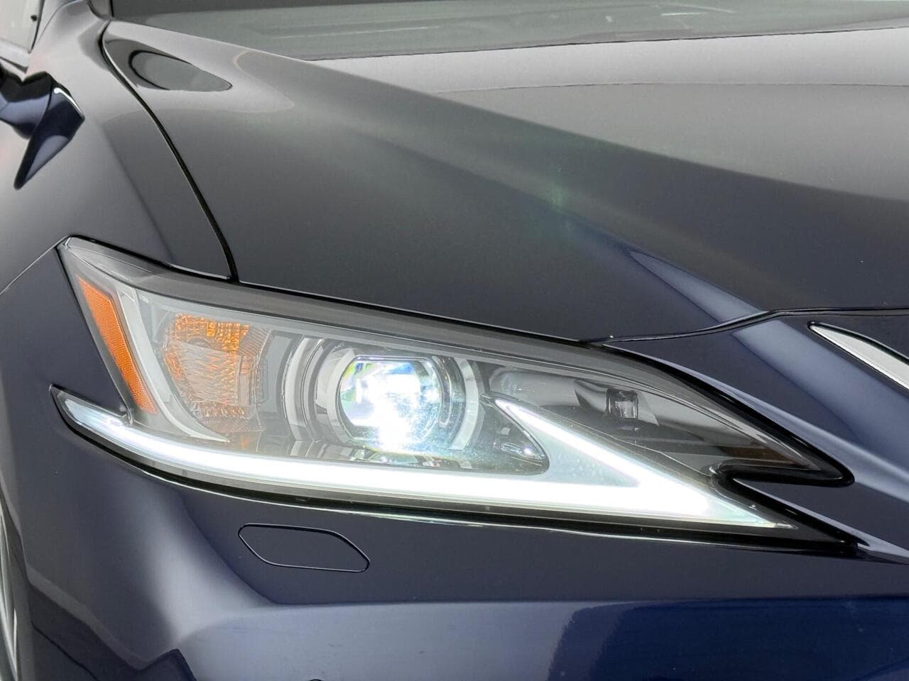 Lexus ES thumbnail Lights Front