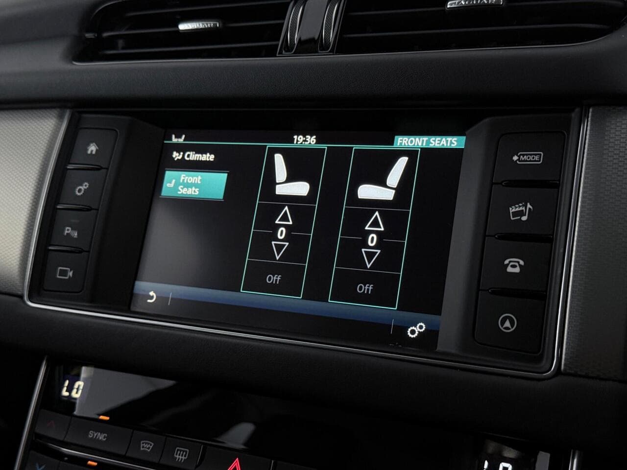 Jaguar XF thumbnail Infotainment System