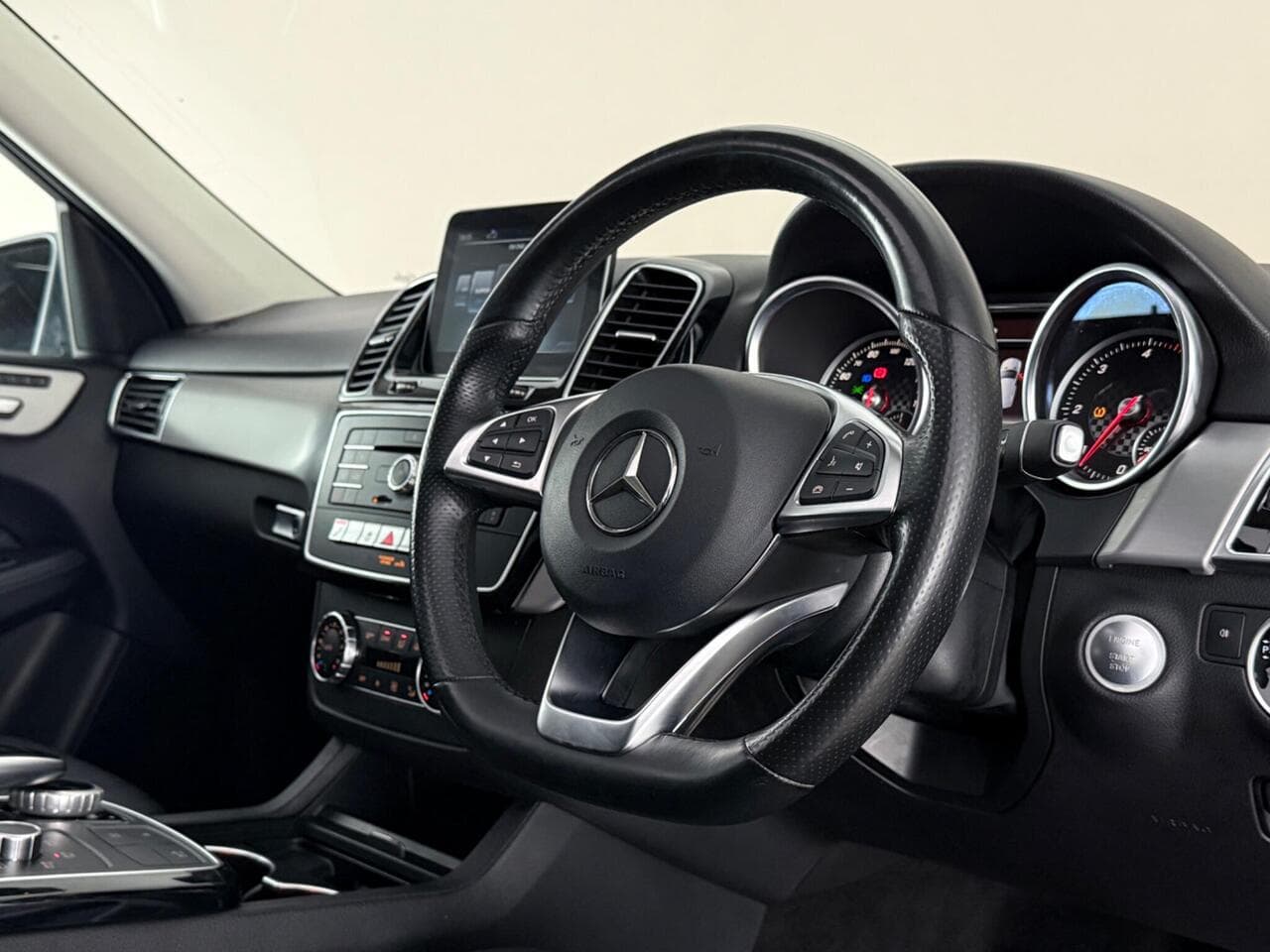 Mercedes-Benz GLE thumbnail Inconclusive