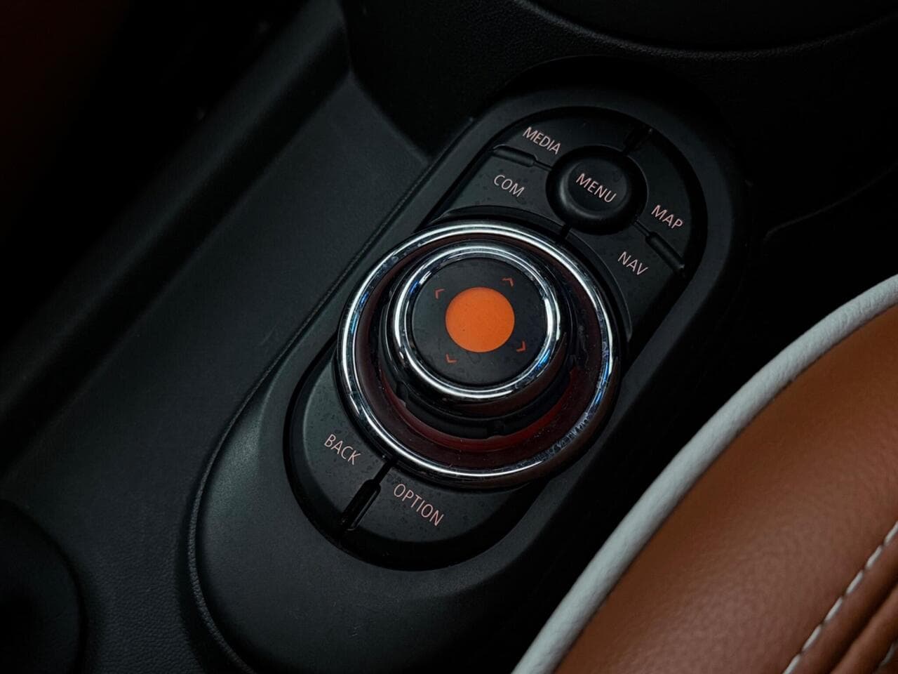 MINI Hatch thumbnail Interior Front