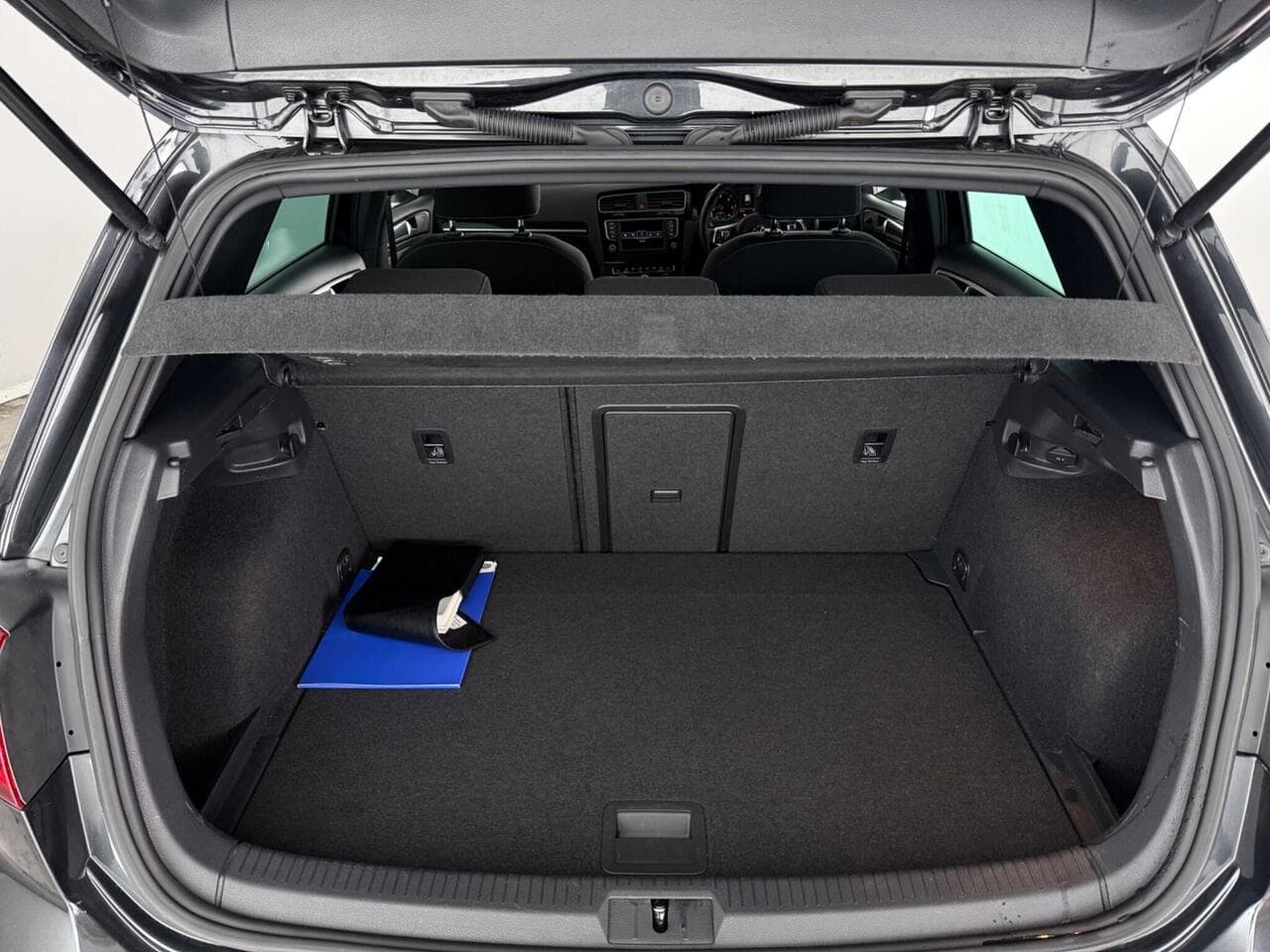Volkswagen Golf thumbnail Boot