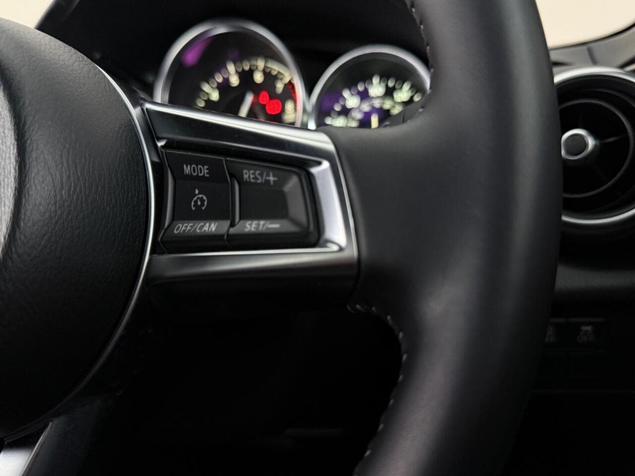 Mazda MX-5 thumbnail Misc Controls