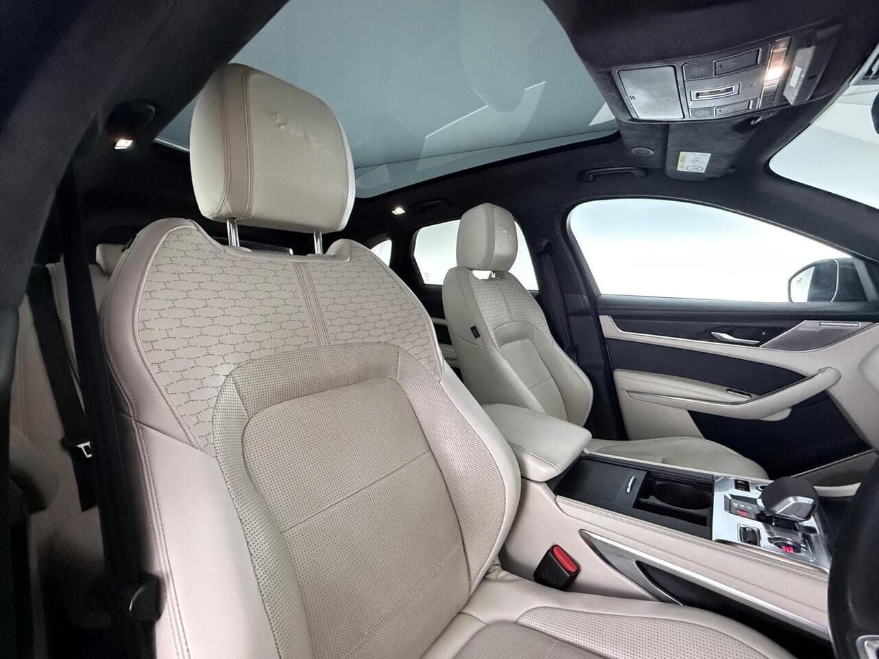 Jaguar F-PACE thumbnail Seat Driver